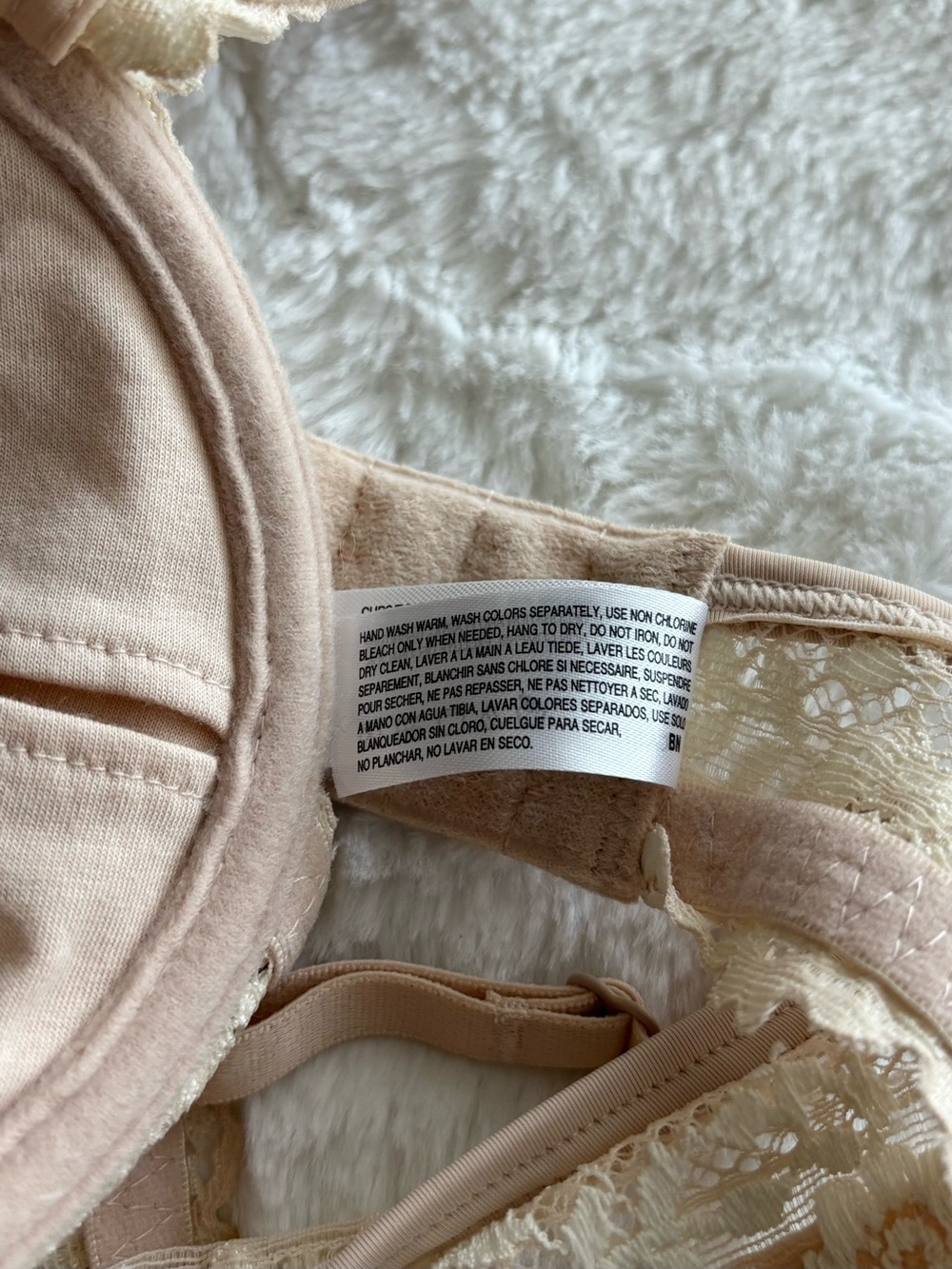 Wacoal Embrace Lace Petite Push Up Underwire Bra in Sand Size 36A NEW Padded - Picture 10 of 14